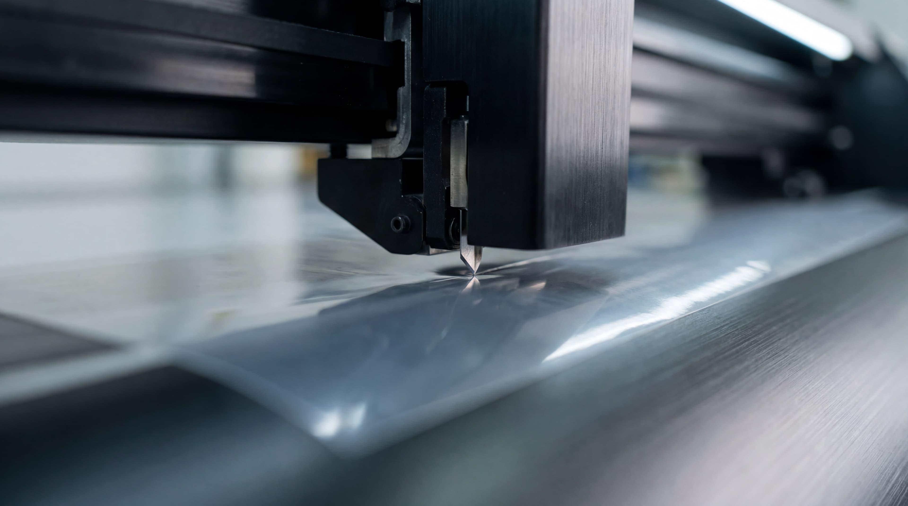 Precisie-snijden van DISPRO beschermingsfolie voor industriële toepassingen